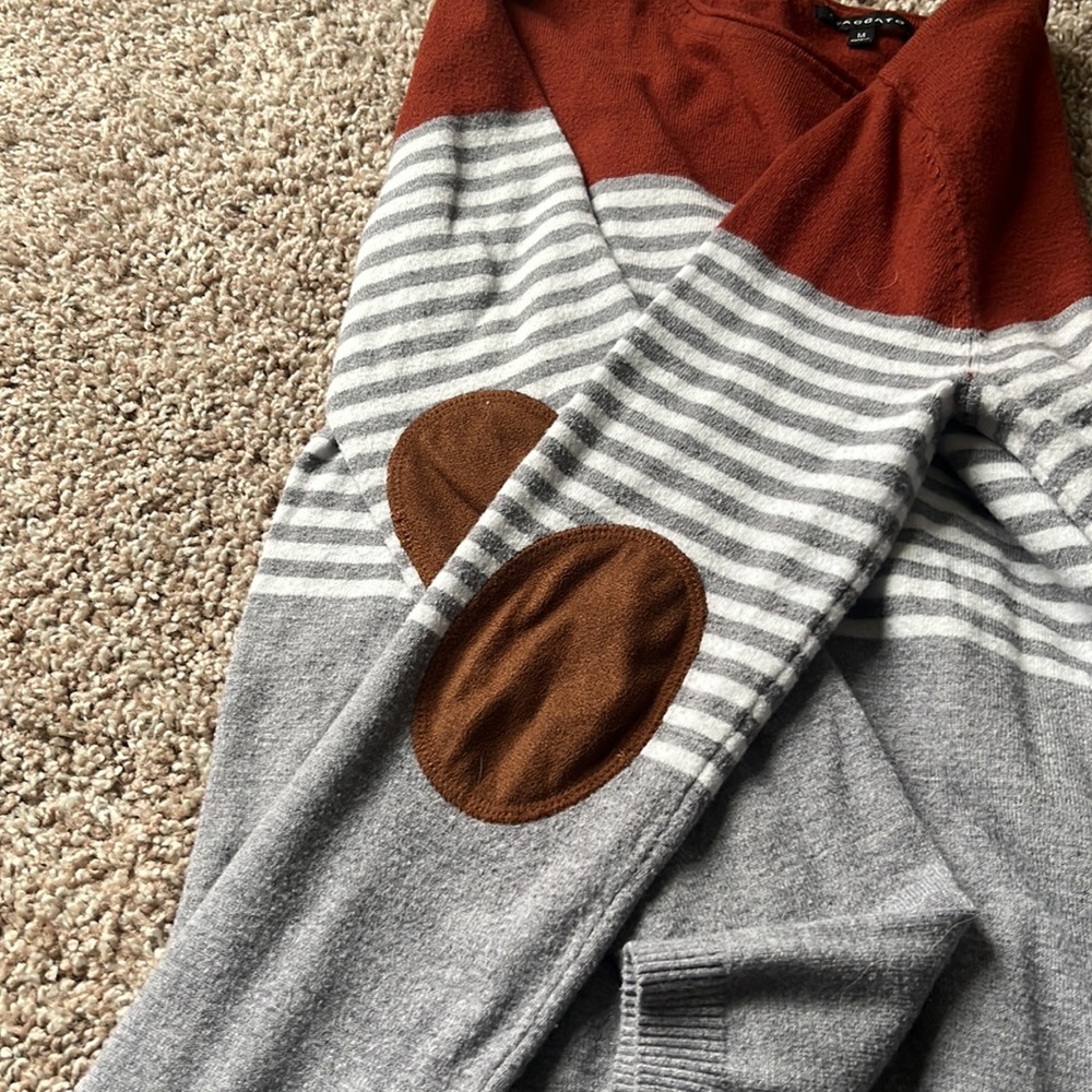 Sweater - Picture 4 of 6